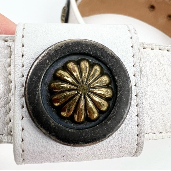 JENNY AND THE BOYS White Leather Belt with Brass Hardware and Conches, Size S - Picture 3 of 5
